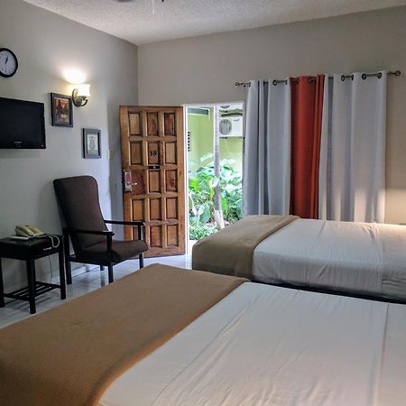 Christar Villas Hotel Kingston Dış mekan fotoğraf