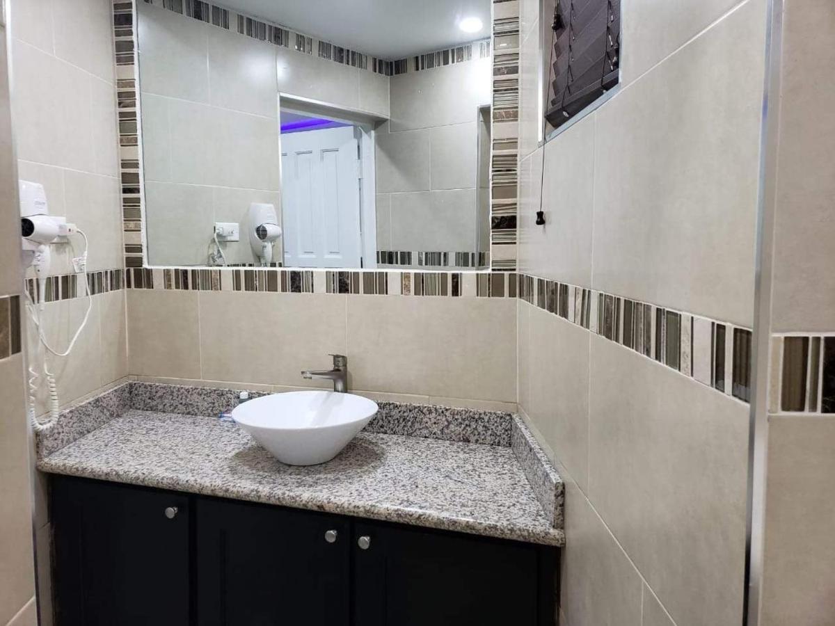 Christar Villas Hotel Kingston Dış mekan fotoğraf