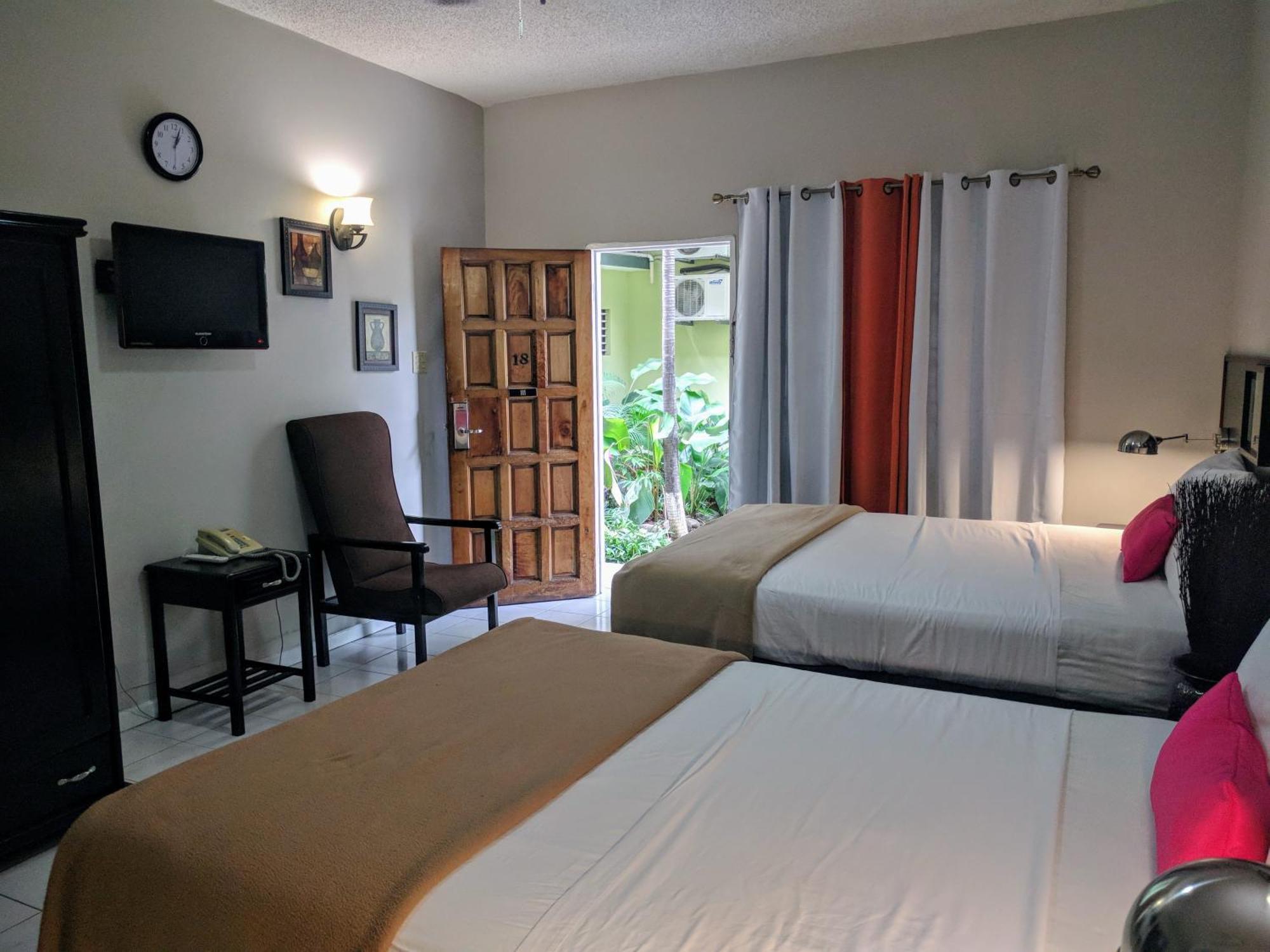 Christar Villas Hotel Kingston Dış mekan fotoğraf