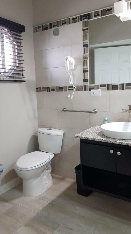 Christar Villas Hotel Kingston Dış mekan fotoğraf