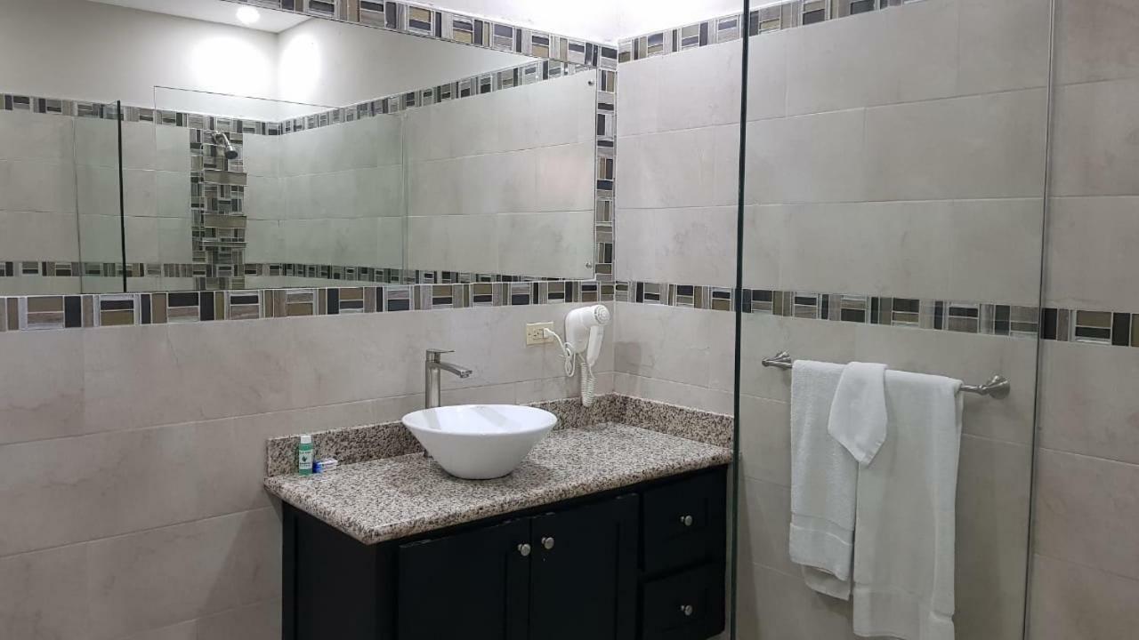 Christar Villas Hotel Kingston Dış mekan fotoğraf